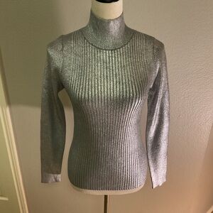 Scoop Silver metallic turtleneck sweater size M